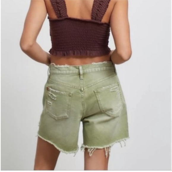 BDG Urban Outfitters Dropped Waist Destroy Short Size 25 - Picture 3 of 9